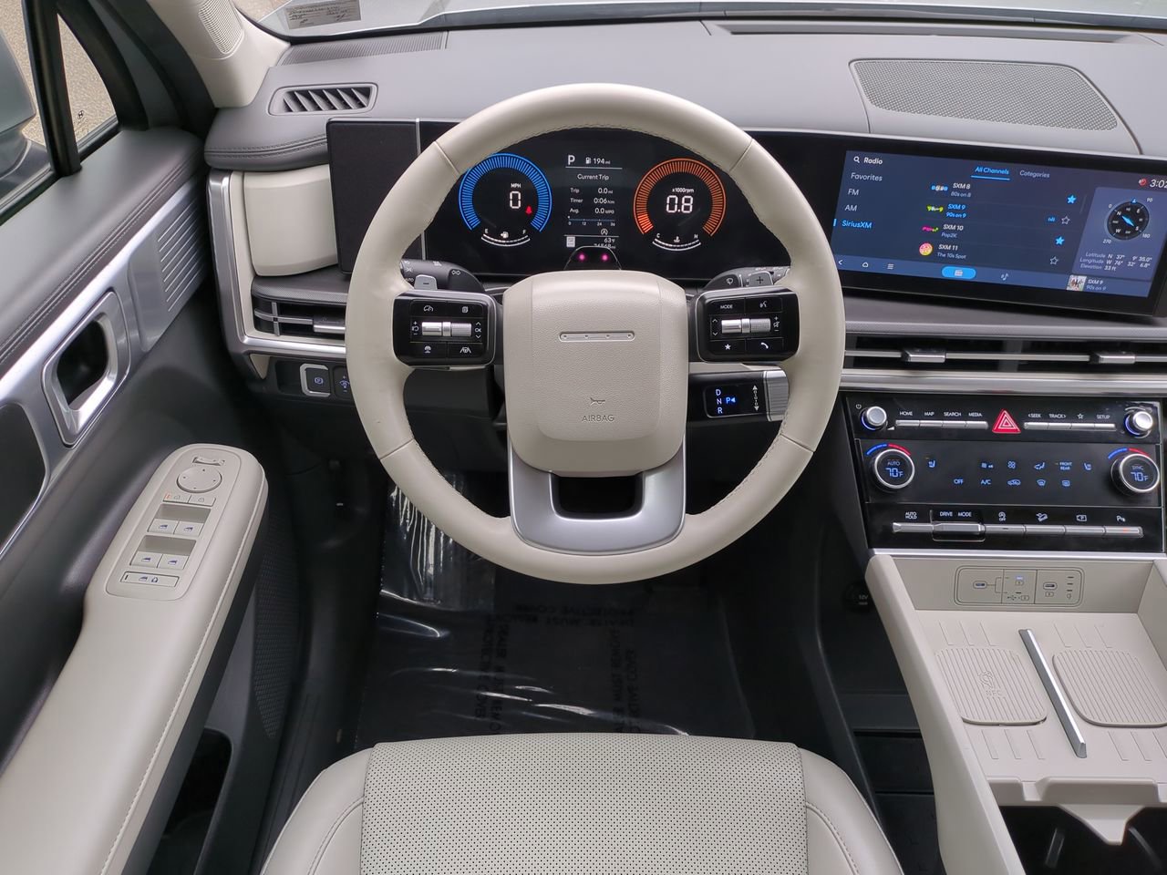Used 2025 Hyundai Santa Fe SEL FWD image 16