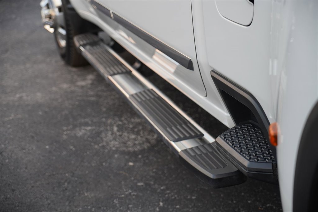 Used 2024 Chevrolet Silverado 3500 High Country w/ Technology Package image 44