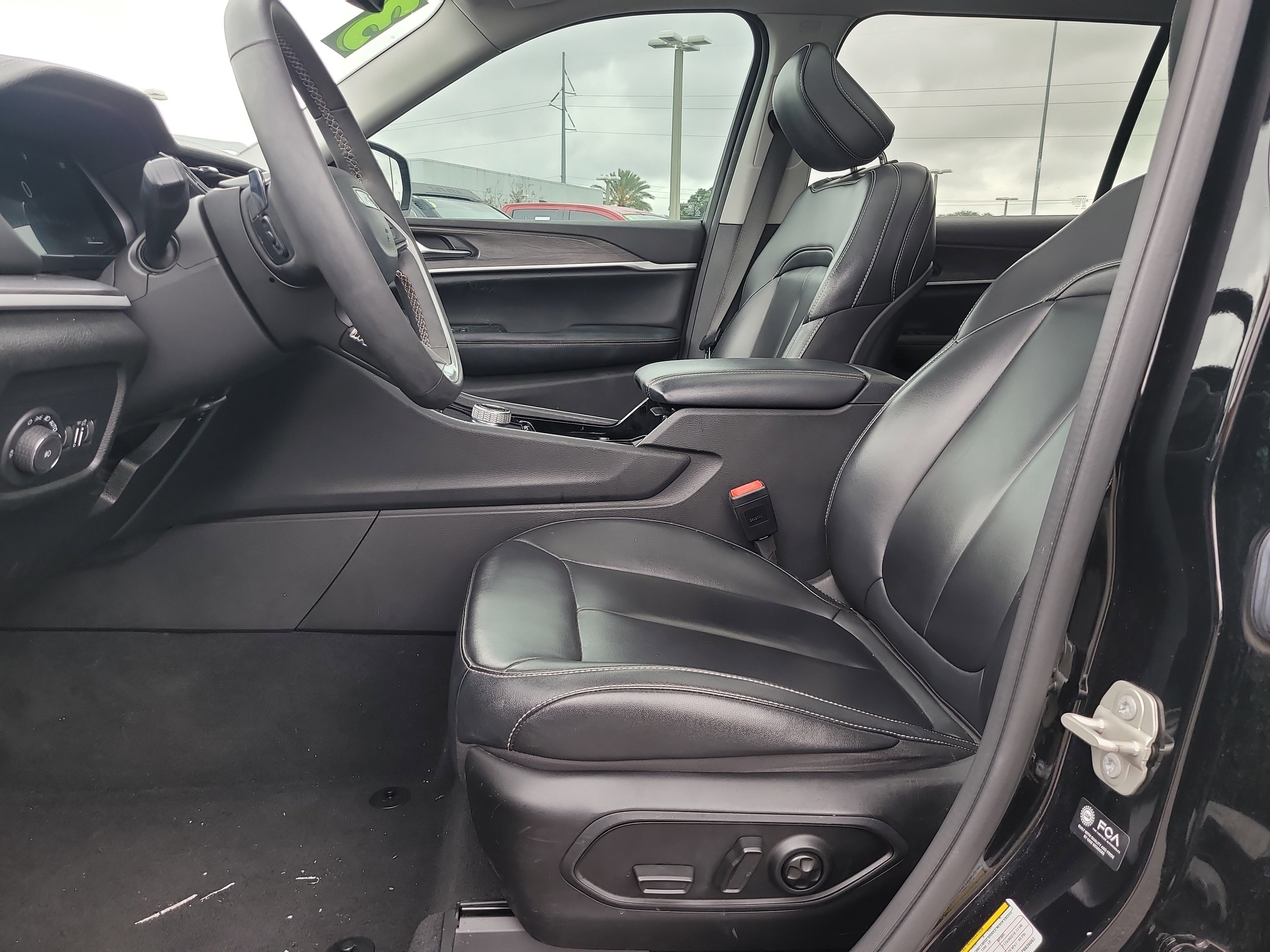 Used 2023 Jeep Grand Cherokee L Limited w/ Black Appearance Package RWD image 18