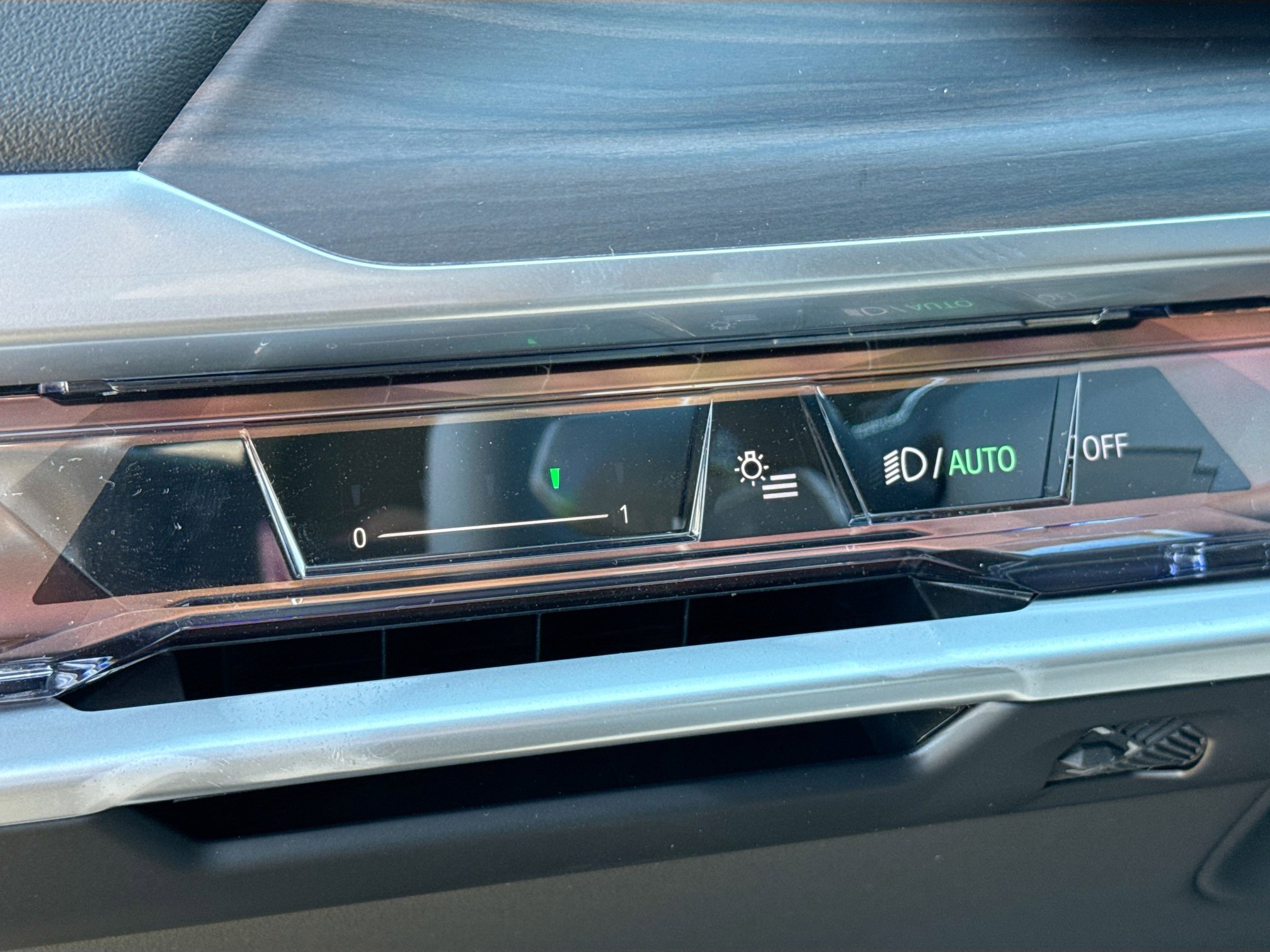 New 2026 BMW 750e xDrive image 35