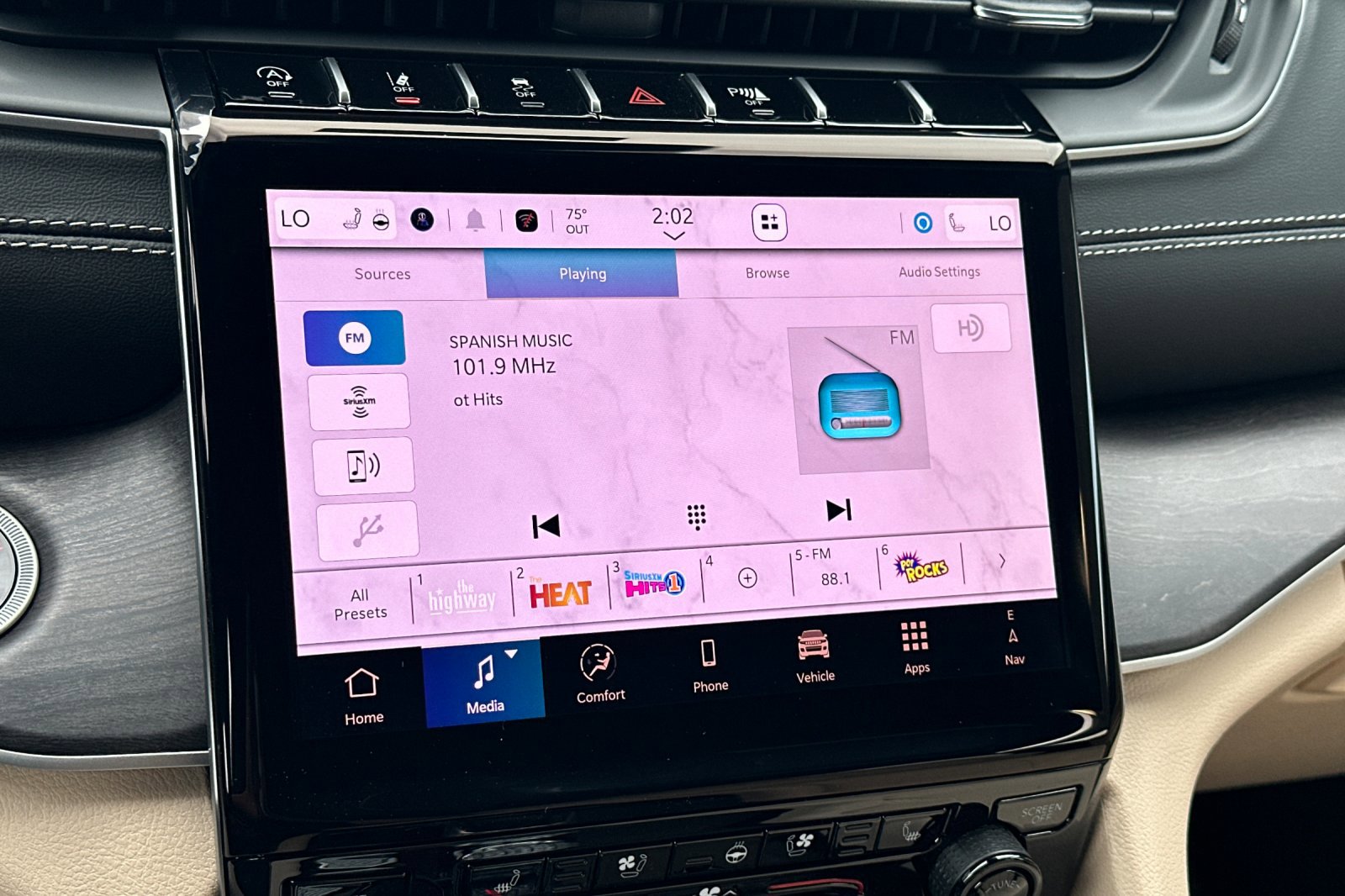 New 2025 Jeep Grand Cherokee L Limited w/ Luxury Tech Group II image 18