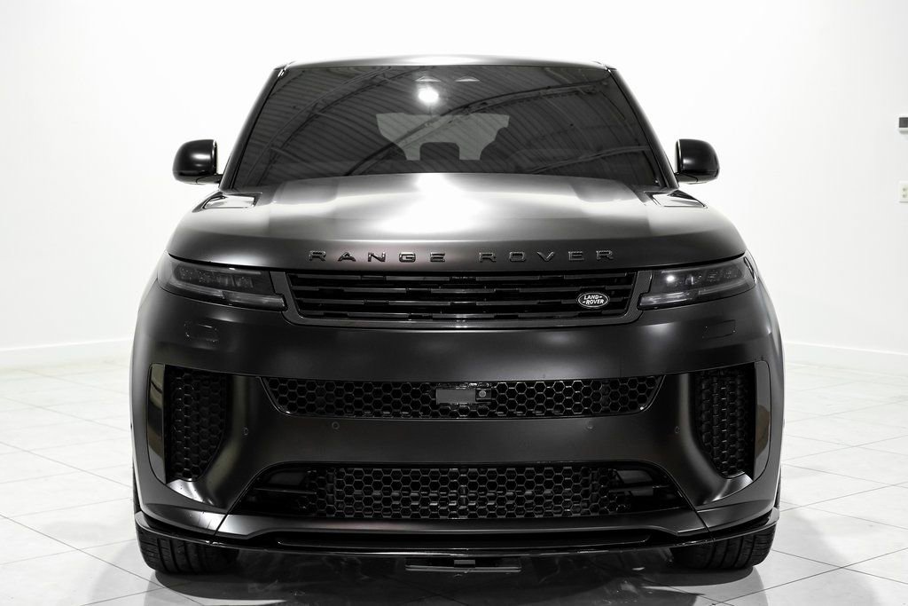 Used 2024 Land Rover Range Rover Sport image 2
