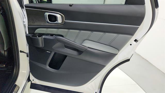Used 2025 Kia Sorento SX Prestige w/ Sage Leather Package image 37