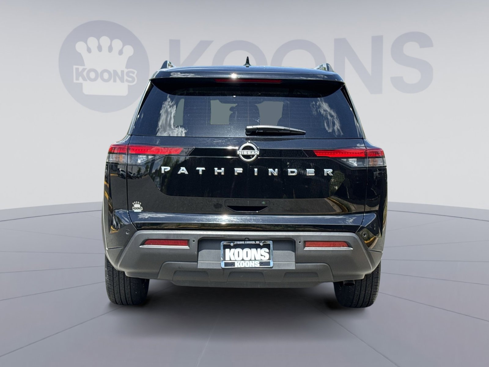 Used 2025 Nissan Pathfinder SV FWD image 10