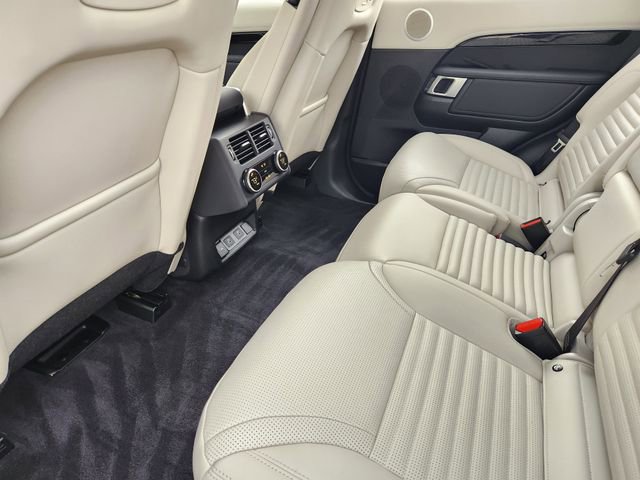 Used 2025 Land Rover Discovery S image 29