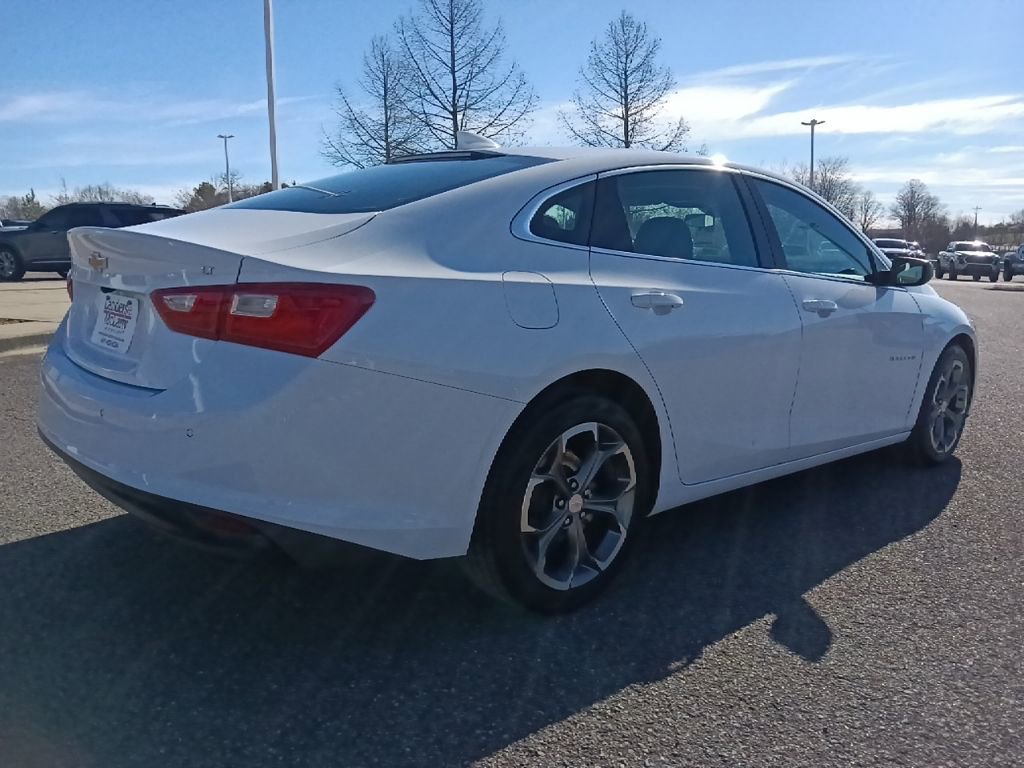 Used 2024 Chevrolet Malibu LT image 3