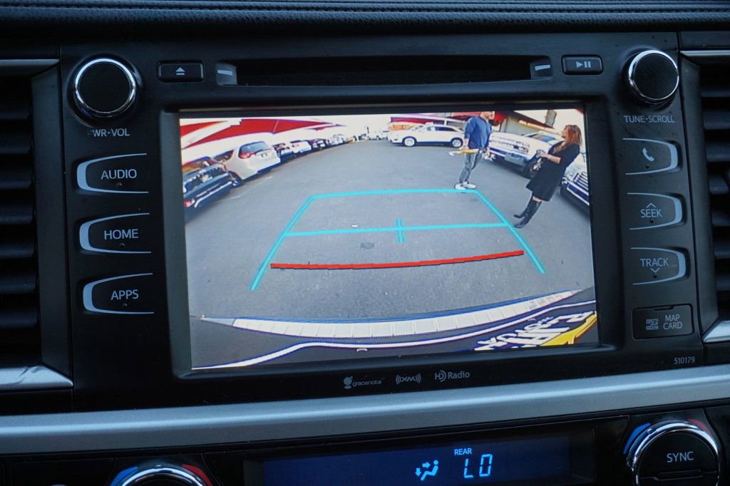 Used 2017 Toyota Highlander SE FWD image 37