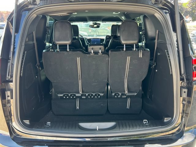 Used 2025 Chrysler Pacifica Select w/ Uconnect Theater Family Group AWD/4WD image 41