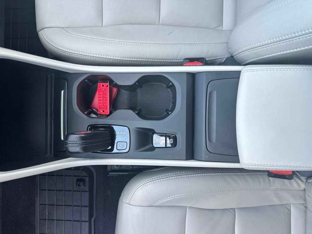 Used 2019 Volvo XC40 T5 Momentum AWD/4WD image 29