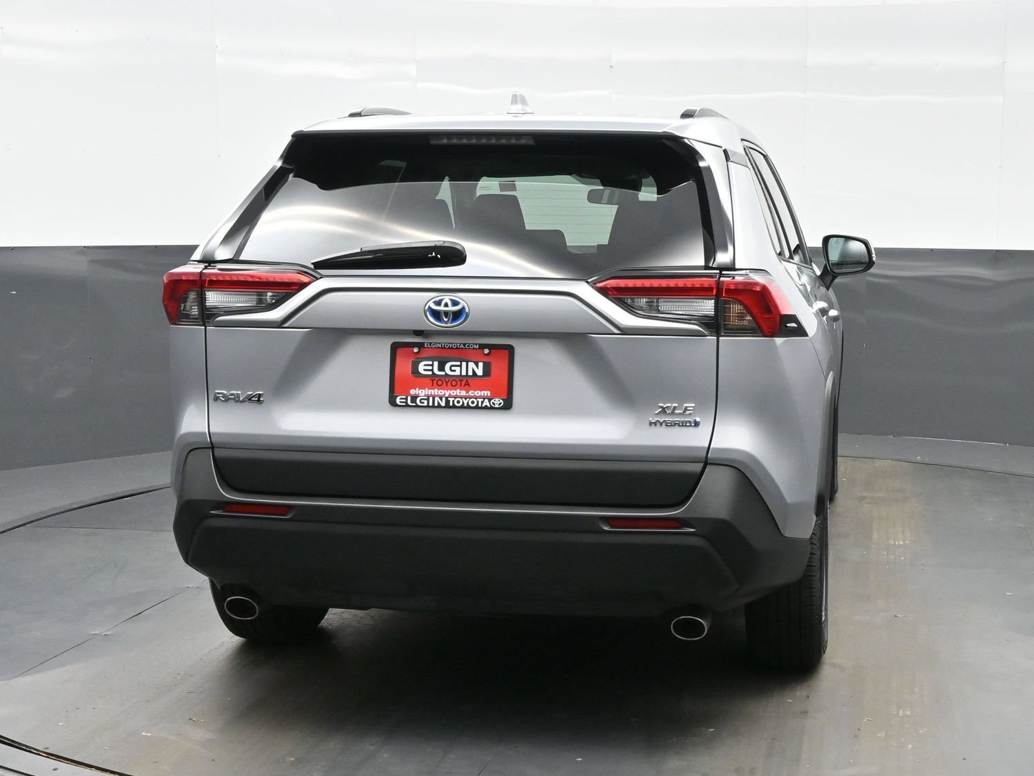 Used 2022 Toyota RAV4 XLE w/ Convenience Package AWD/4WD image 5