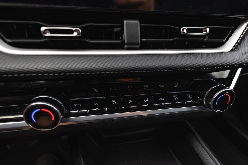 New 2026 Chevrolet Equinox LT w/ Convenience Package II image 16