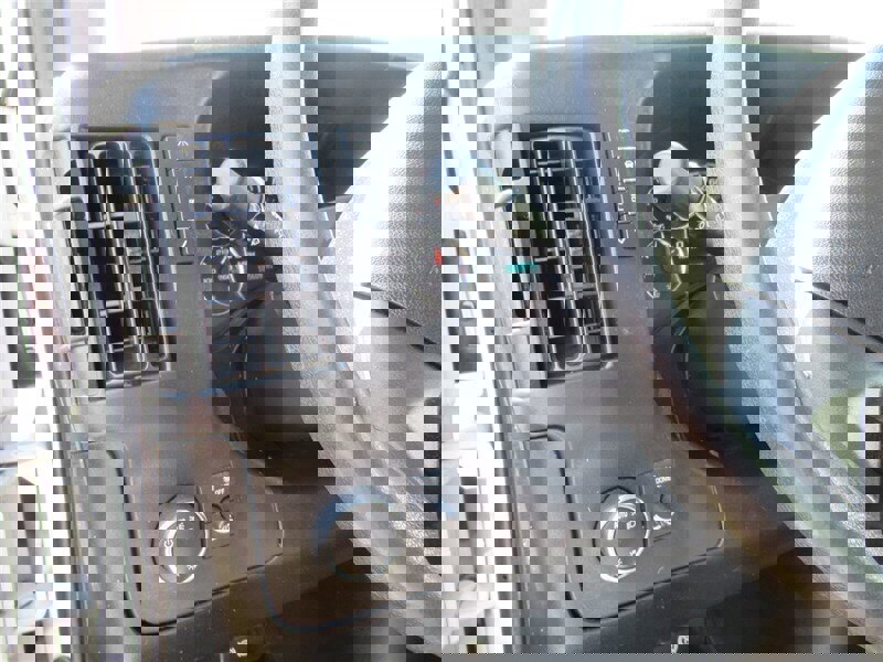 Used 2018 Chevrolet Express 2500 Extended image 17