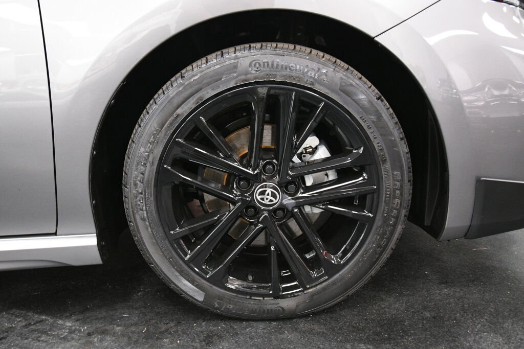 Certified 2025 Toyota Camry SE image 9