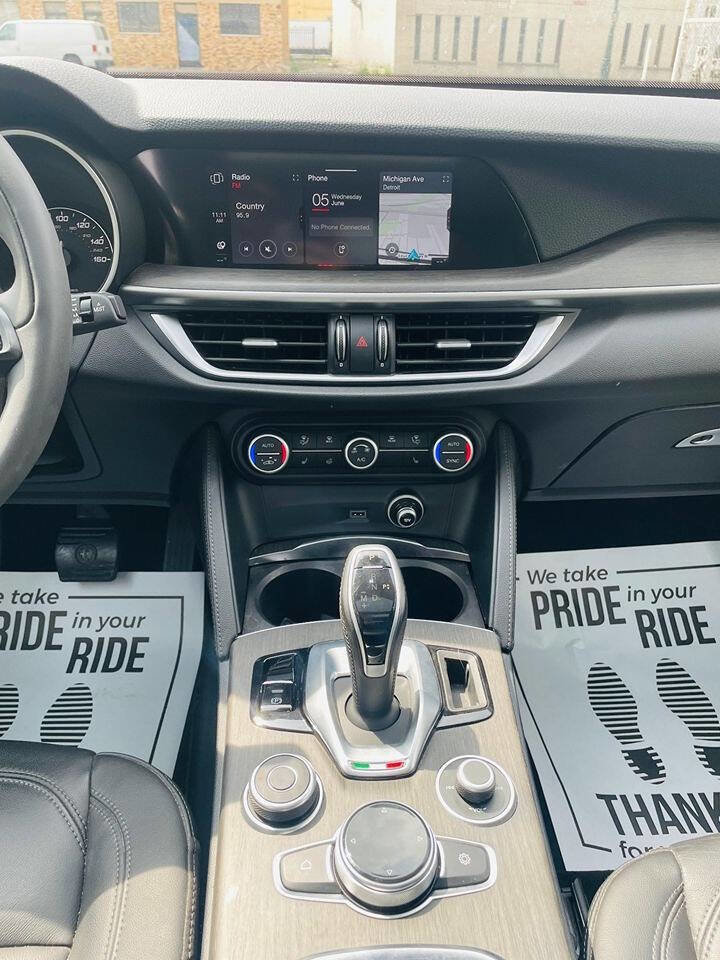 Used 2021 Alfa Romeo Stelvio Ti image 38