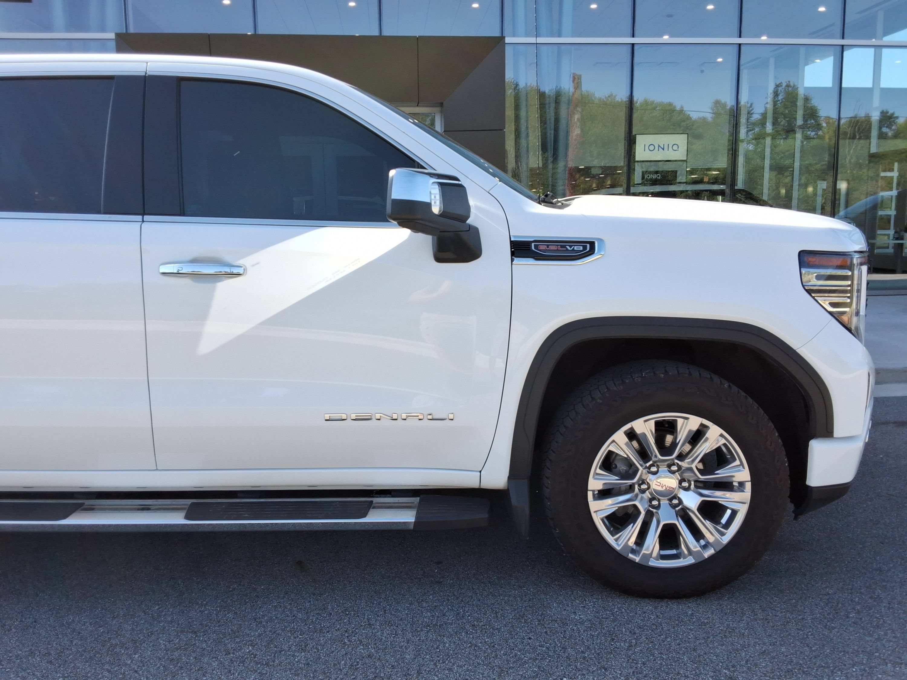 Used 2023 GMC Sierra 1500 Denali w/ Technology Package AWD/4WD image 23