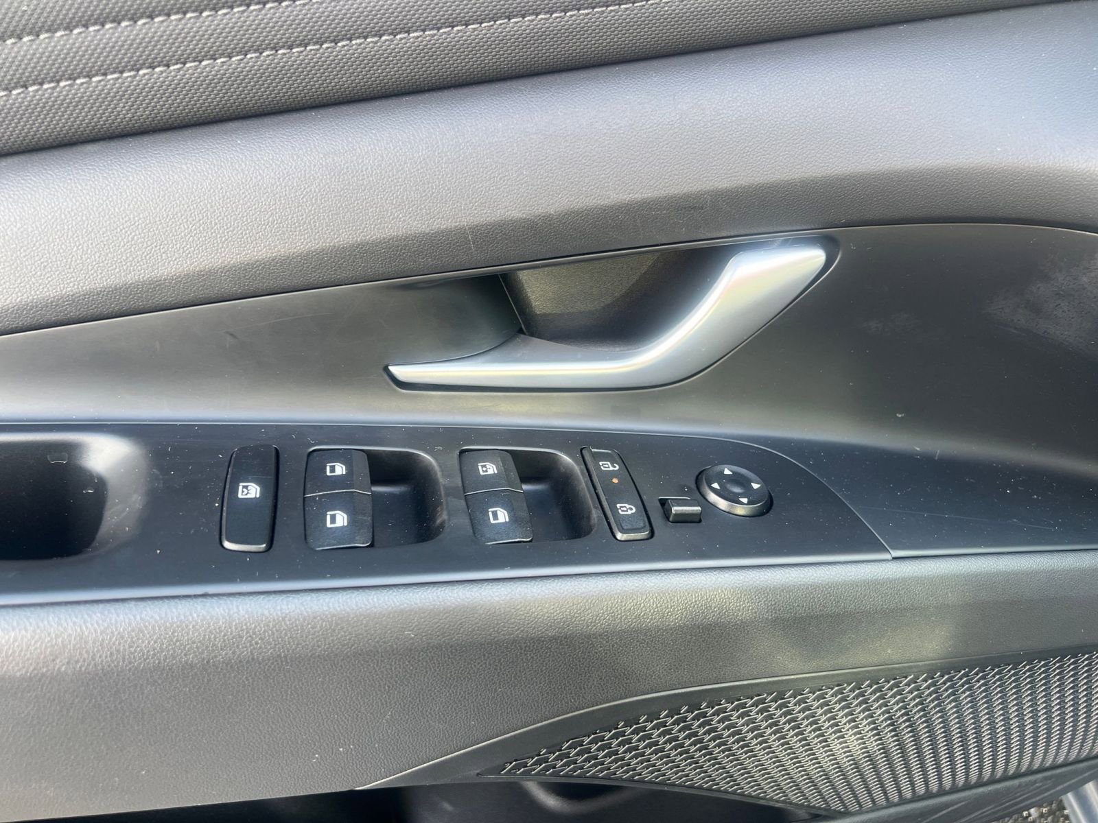 Used 2025 Hyundai Elantra SEL image 20