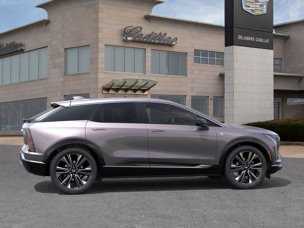 New 2026 Cadillac Optiq Luxury 2 image 5