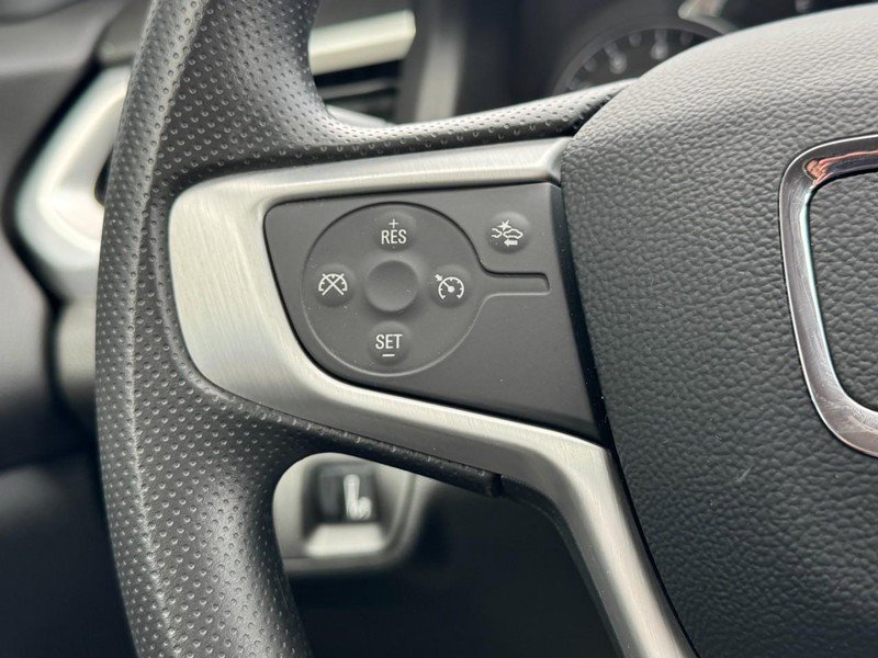 Used 2023 GMC Acadia SLE w/ Driver Convenience Package image 17