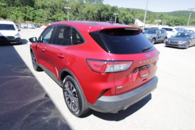 Used 2022 Ford Escape SE w/ SE Sport Appearance Package image 10