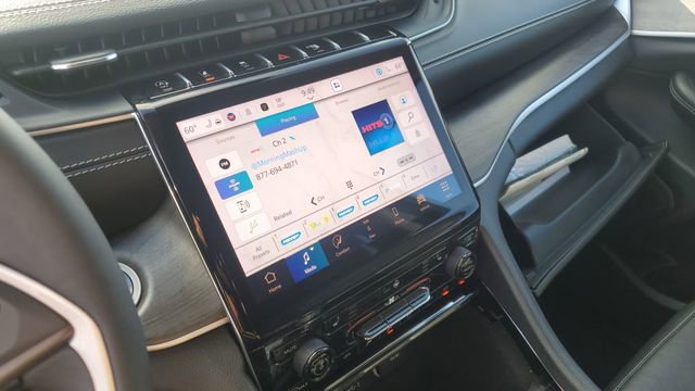 Certified 2023 Jeep Grand Cherokee L Limited w/ Trailer Tow Group (B) image 15