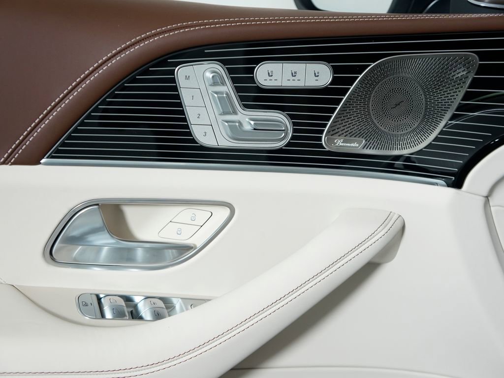 Used 2026 Mercedes-Benz Maybach GLS 600 4MATIC image 30