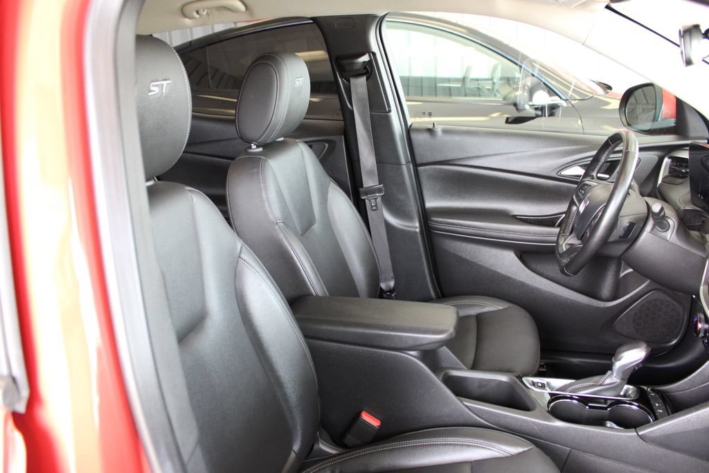 Used 2024 Buick Encore GX Sport Touring w/ Comfort Package FWD image 42
