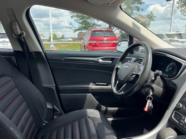 Used 2016 Ford Fusion SE FWD image 32