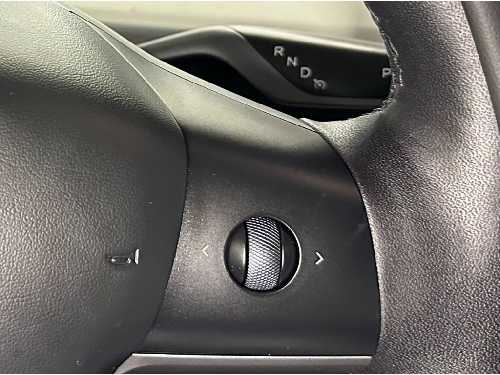 Used 2023 Tesla Model Y Performance AWD/4WD image 19