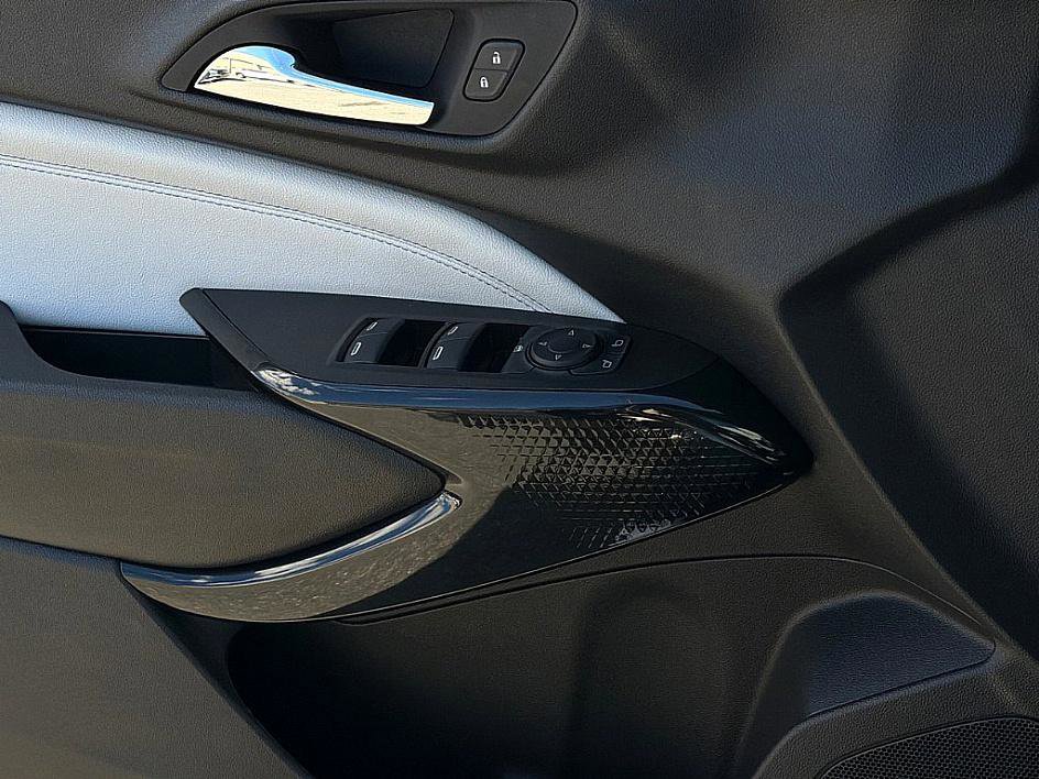 Used 2025 Chevrolet Trax LT image 19