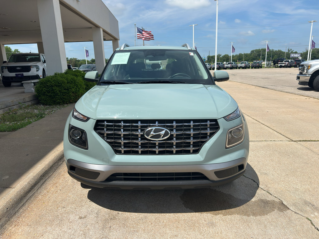 Used 2025 Hyundai Venue SEL FWD image 8