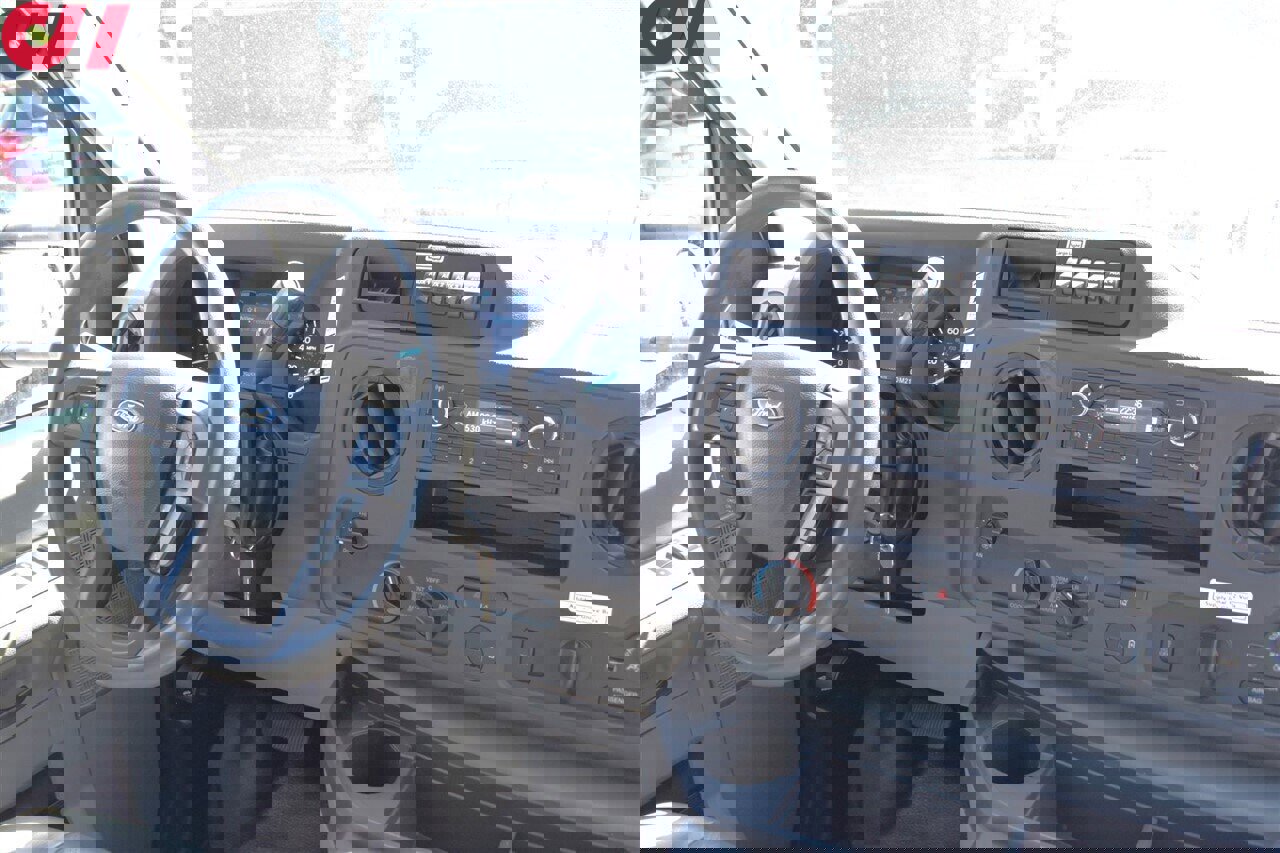 Used 2022 Ford E-350 and Econoline 350 Super Duty image 13