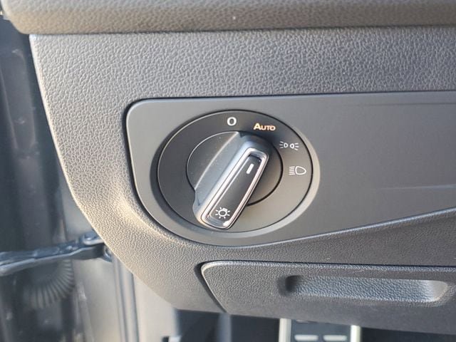 Certified 2023 Volkswagen Tiguan SE R-Line FWD image 25