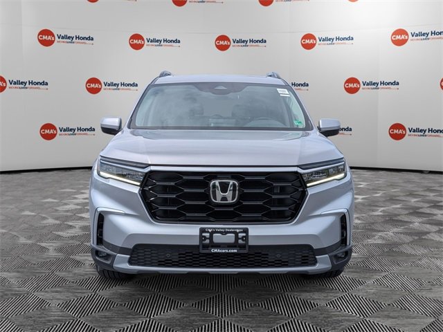 New 2025 Honda Pilot Touring image 2