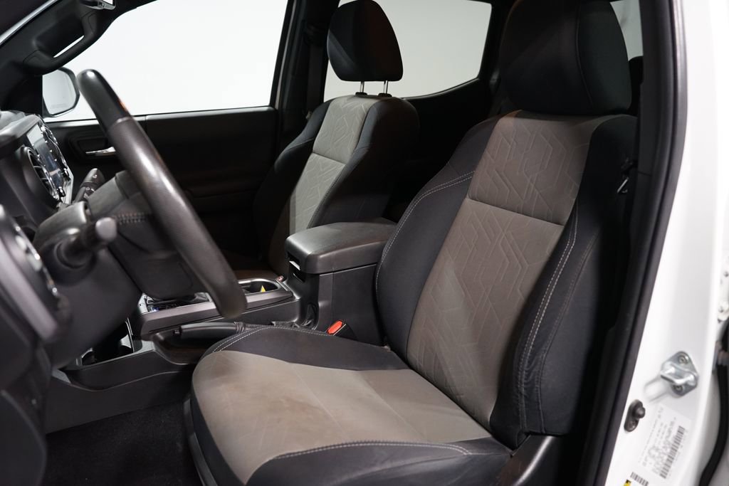 Used 2023 Toyota Tacoma TRD Off-Road image 6