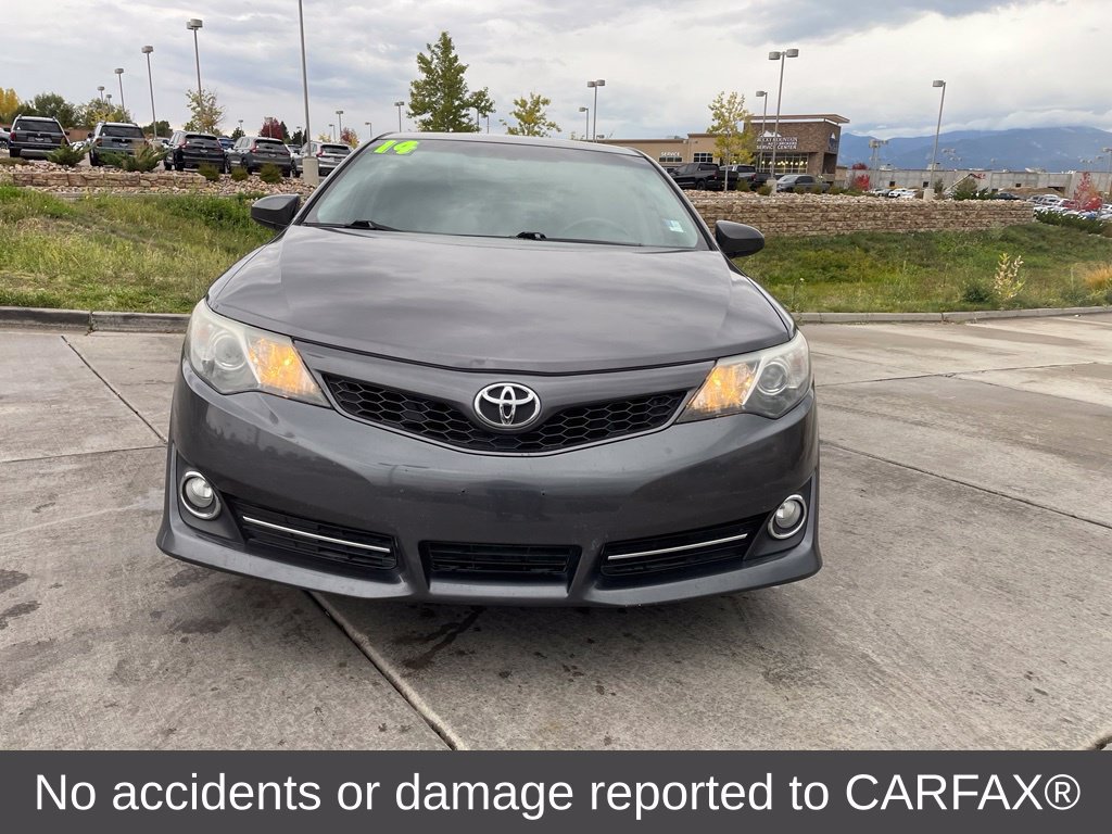 Used 2014 Toyota Camry SE FWD image 2
