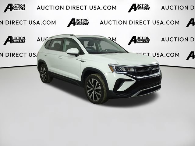 Used 2023 Volkswagen Taos SE w/ Panoramic Sunroof Package