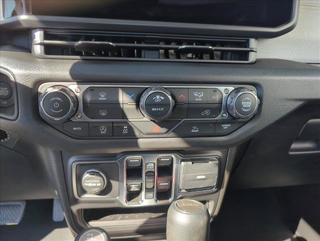 New 2026 Jeep Gladiator Sport AWD/4WD image 13