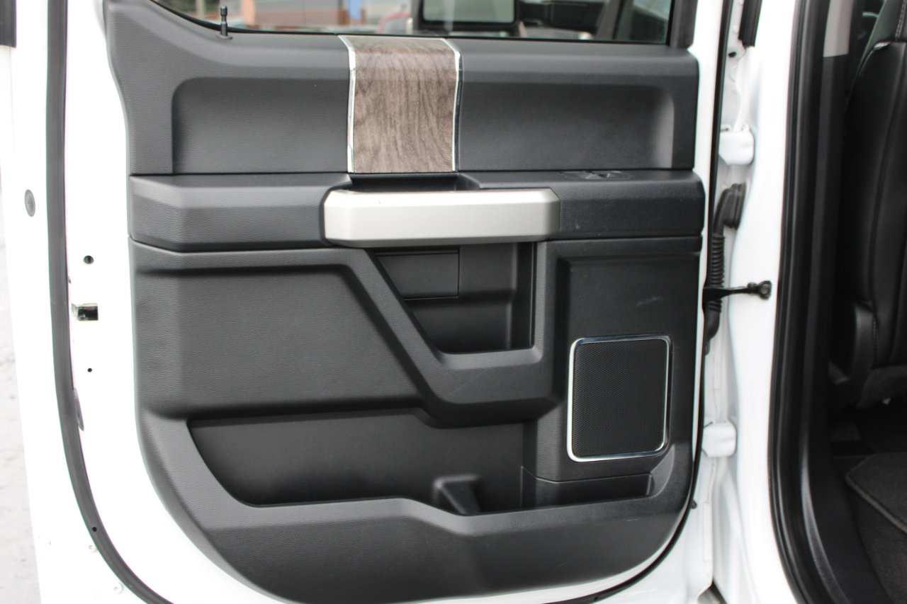 Used 2019 Ford F250 Lariat w/ Chrome Package image 34