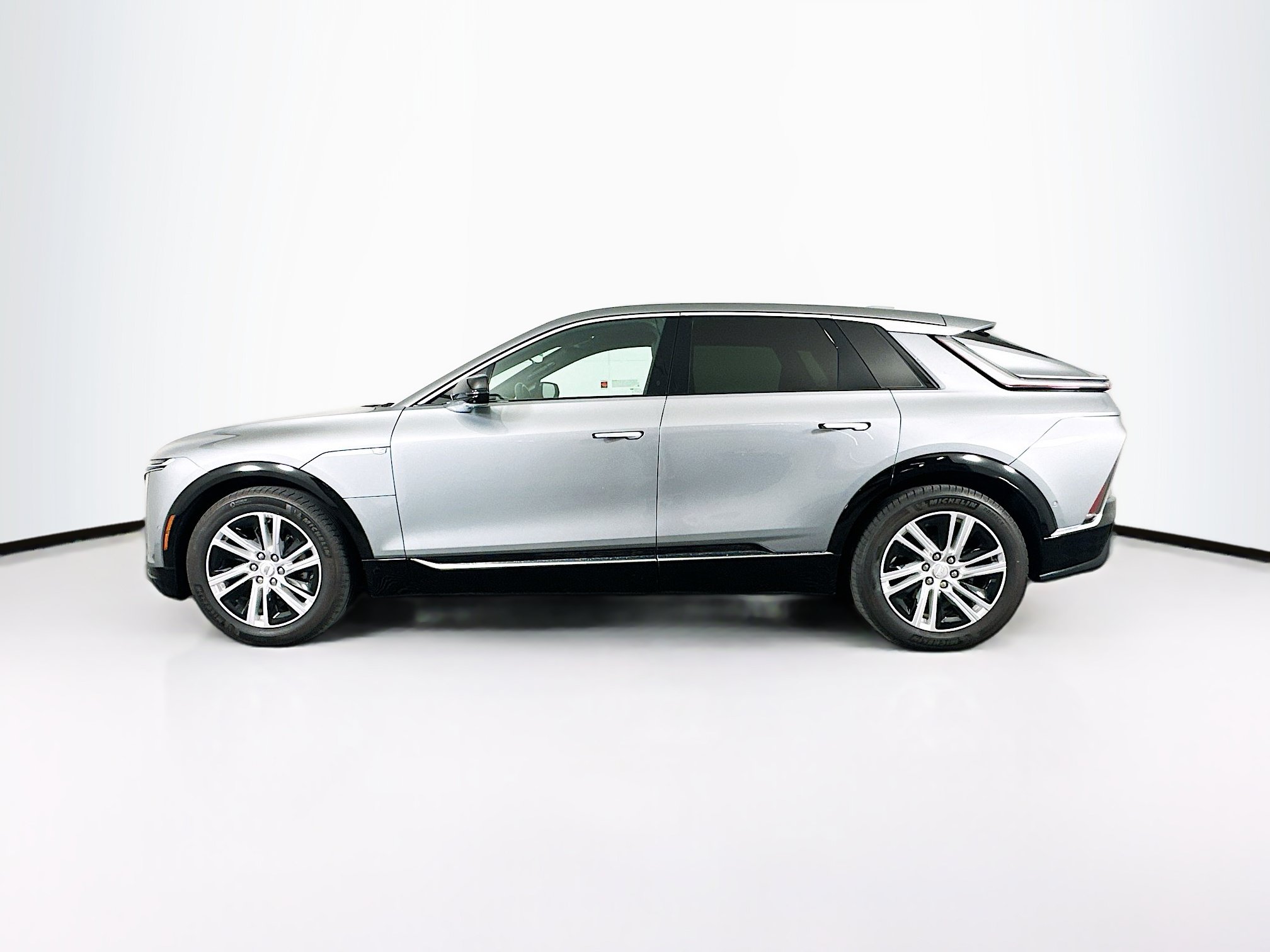 Used 2024 Cadillac Lyriq Tech w/ Driver Assist Package RWD image 4