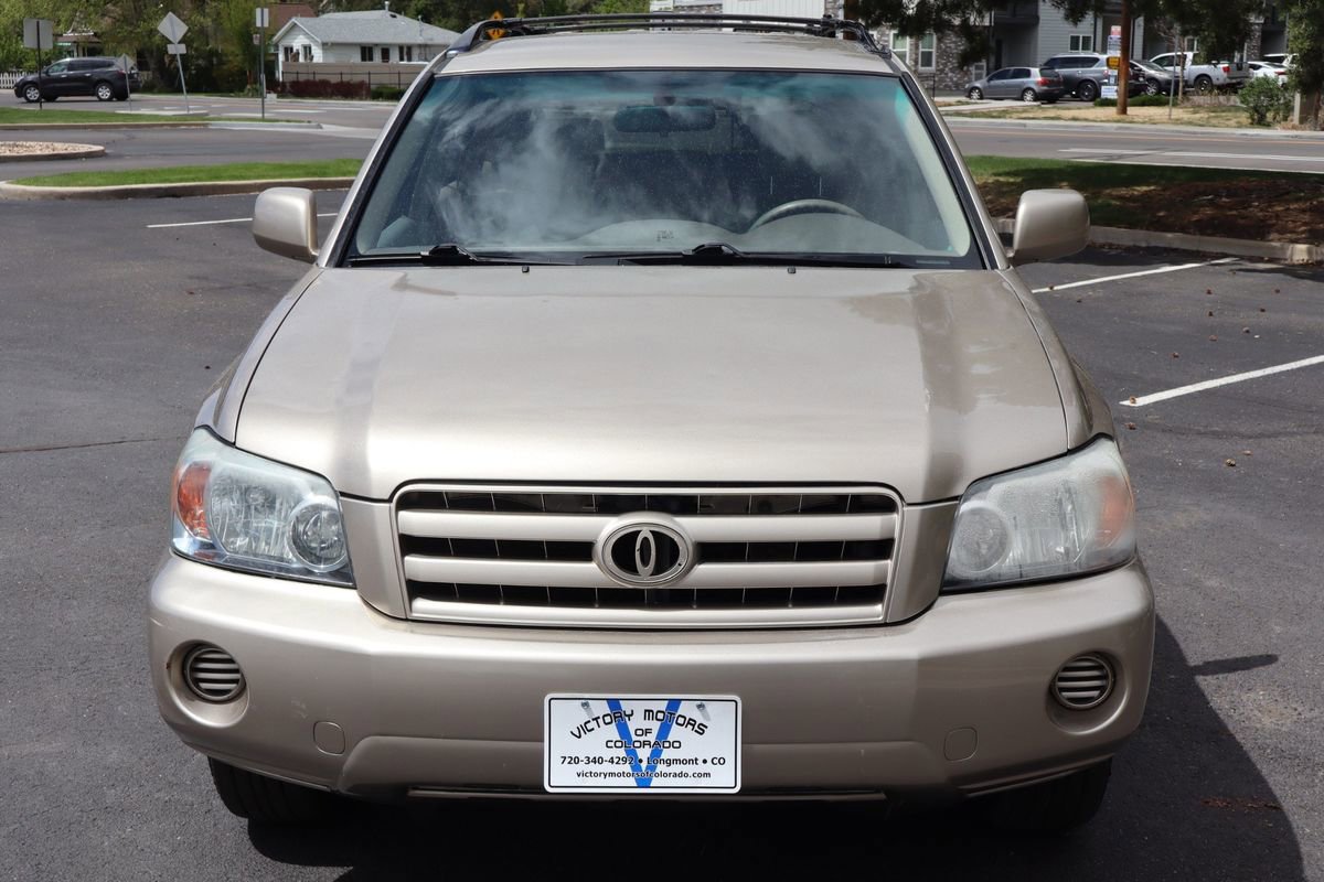 Used 2005 Toyota Highlander 2WD V6 w/ 3rd Row image 12