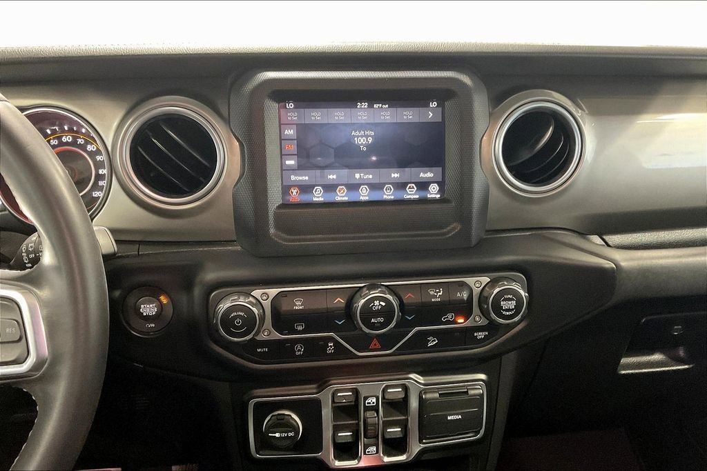 Used 2020 Jeep Wrangler Unlimited Sahara image 8