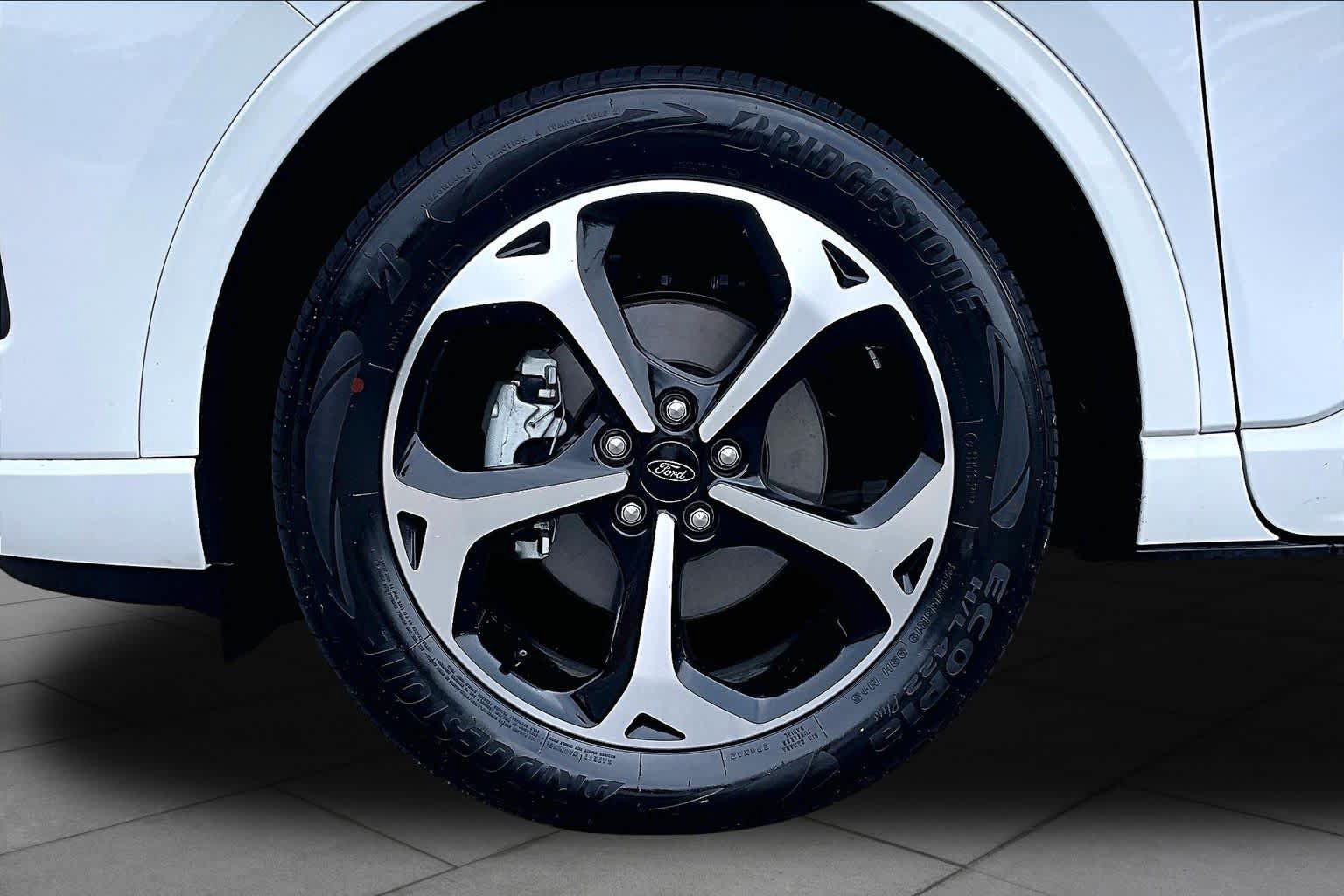 Certified 2023 Ford Escape ST-Line Select w/ Tech Pack #2 AWD/4WD image 11