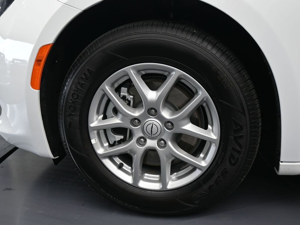 Used 2026 Chrysler Voyager LX image 25