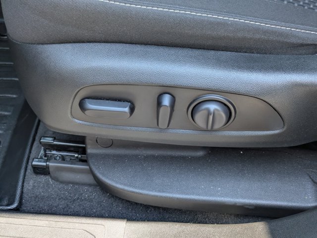 Used 2021 GMC Acadia SLE w/ Driver Convenience Package FWD image 13