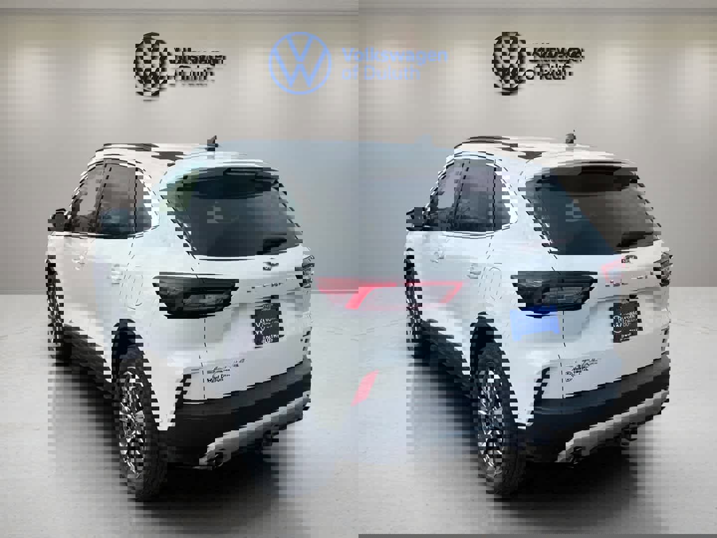 Used 2023 Ford Escape Platinum w/ Premium Technology Package image 3