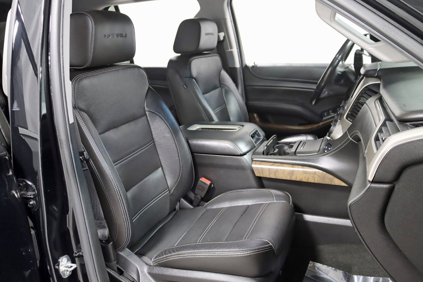 Used 2018 GMC Yukon Denali w/ Denali Ultimate Package image 28
