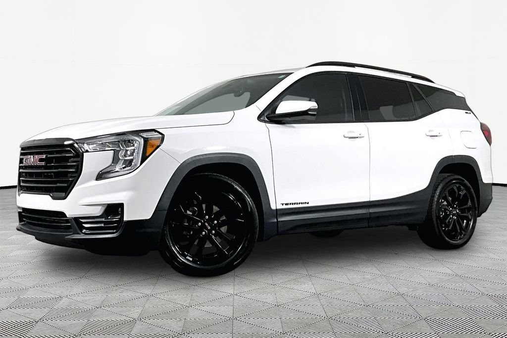 Used 2022 GMC Terrain SLT w/ Elevation Edition FWD image 1