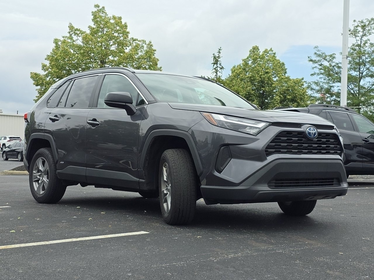 Certified 2024 Toyota RAV4 LE AWD/4WD image 3