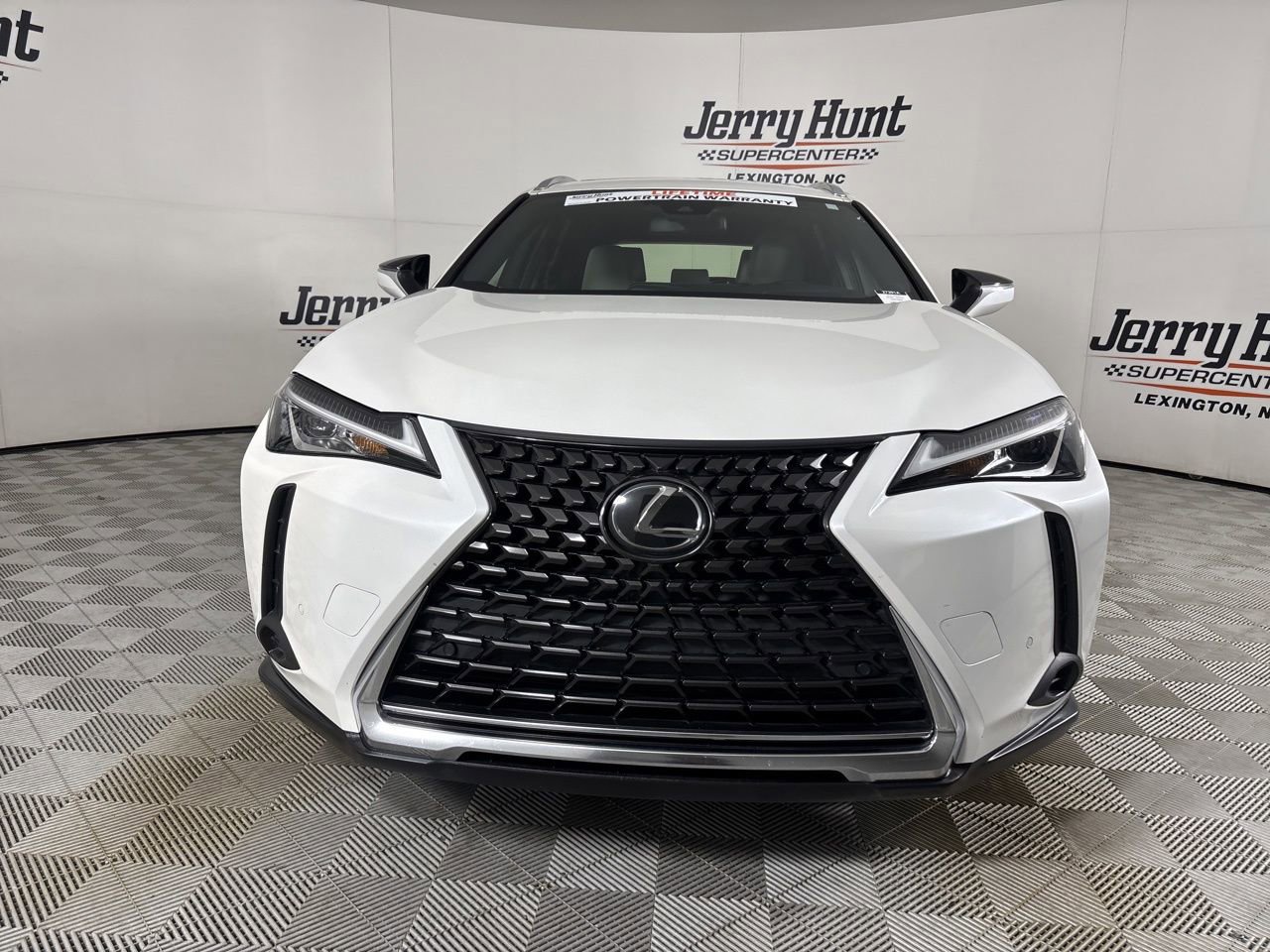Used 2022 Lexus UX 200 w/ Accessory Package (Z1) image 3