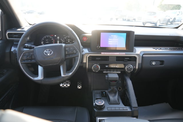 Used 2025 Toyota Tacoma TRD Sport AWD/4WD image 18